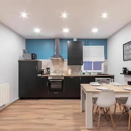 Urban City Apartment *